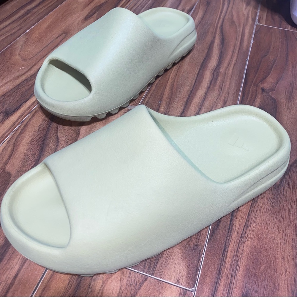 Adidas Yeezy Slide Resin Size 10 Men - Picture 2 of 12